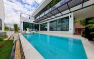 Kolam Renang 5 The Lux Modern Pool Villa