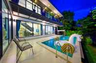 Kolam Renang The Lux Modern Pool Villa