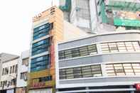 Luar Bangunan OYO 416 Lucky Hotel