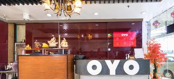 Lobby 2 OYO 416 Lucky Hotel