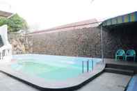 Swimming Pool Fortuna Guest House Padang