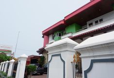 Exterior 4 Fortuna Guest House Padang