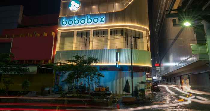 Exterior Bobopod Alun-Alun, Bandung