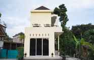 Bangunan 5 OYO 1855 Elise Exclusive Residence