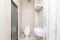 Toilet Kamar SUPER OYO 1867 Kara Guest House