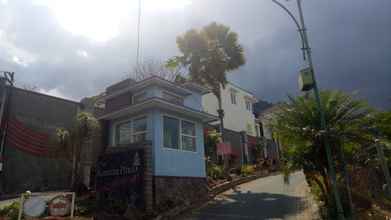 Exterior 4 Villa Kusuma Pinus Blok M66 by Indisa