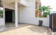 Exterior 4 SPOT ON 2053 Granada Syariah Home Stay