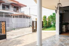 Bangunan SPOT ON 2053 Granada Syariah Home Stay