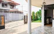 Bangunan 2 SPOT ON 2053 Granada Syariah Home Stay