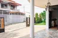 Bangunan SPOT ON 2053 Granada Syariah Home Stay