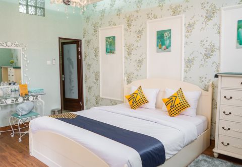Kamar Tidur SPOT ON 2053 Granada Syariah Home Stay