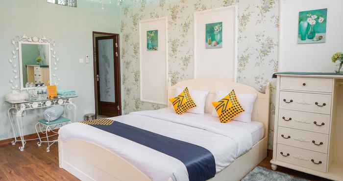 Bedroom SPOT ON 2053 Granada Syariah Home Stay
