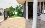 ภายนอกอาคาร 3 SPOT ON 2053 Granada Syariah Home Stay