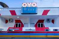 Bangunan OYO 2045 Hotel 211