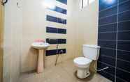 In-room Bathroom 4 OYO 44033 Terap Inn Kuala Nerang