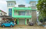 Bangunan 2 OYO 1804 Guest House Oema'h Opa