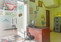 Lobby 5 OYO 1804 Guest House Oema'h Opa