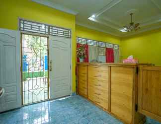 Sảnh chờ 2 OYO 1991 Alam Lestari Homestay