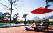 Hồ bơi 3 Tmark Resort Vang Vieng