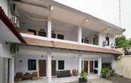 Luar Bangunan 4 OYO 2003 Female Guest House