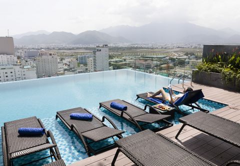 Hồ bơi Ventana Nha Trang Hotel