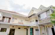 Exterior 3 OYO 1509 Candi Panggung Family Guest House Syariah