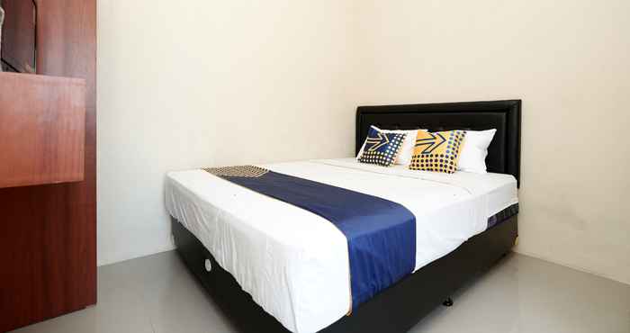 Kamar Tidur SPOT ON 2027 Putri Guest House Syariah