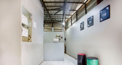 Lobby 2 OYO Life 2050 D'cinnamons Residence