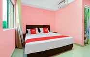 Kamar Tidur 3 OYO 89387 Sun Keerana Hotel