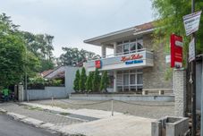 Luar Bangunan OYO 1873 Kyai Luhur Near RS Borromeus