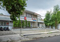 Exterior 3 OYO 1873 Kyai Luhur Near RS Borromeus