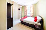 Bedroom OYO 89573 Hotel Lii View