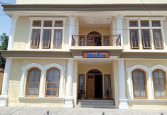 Exterior 7 Bluefire Homestay Syariah