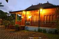 Exterior Anugro's Homestay By The Grand Java