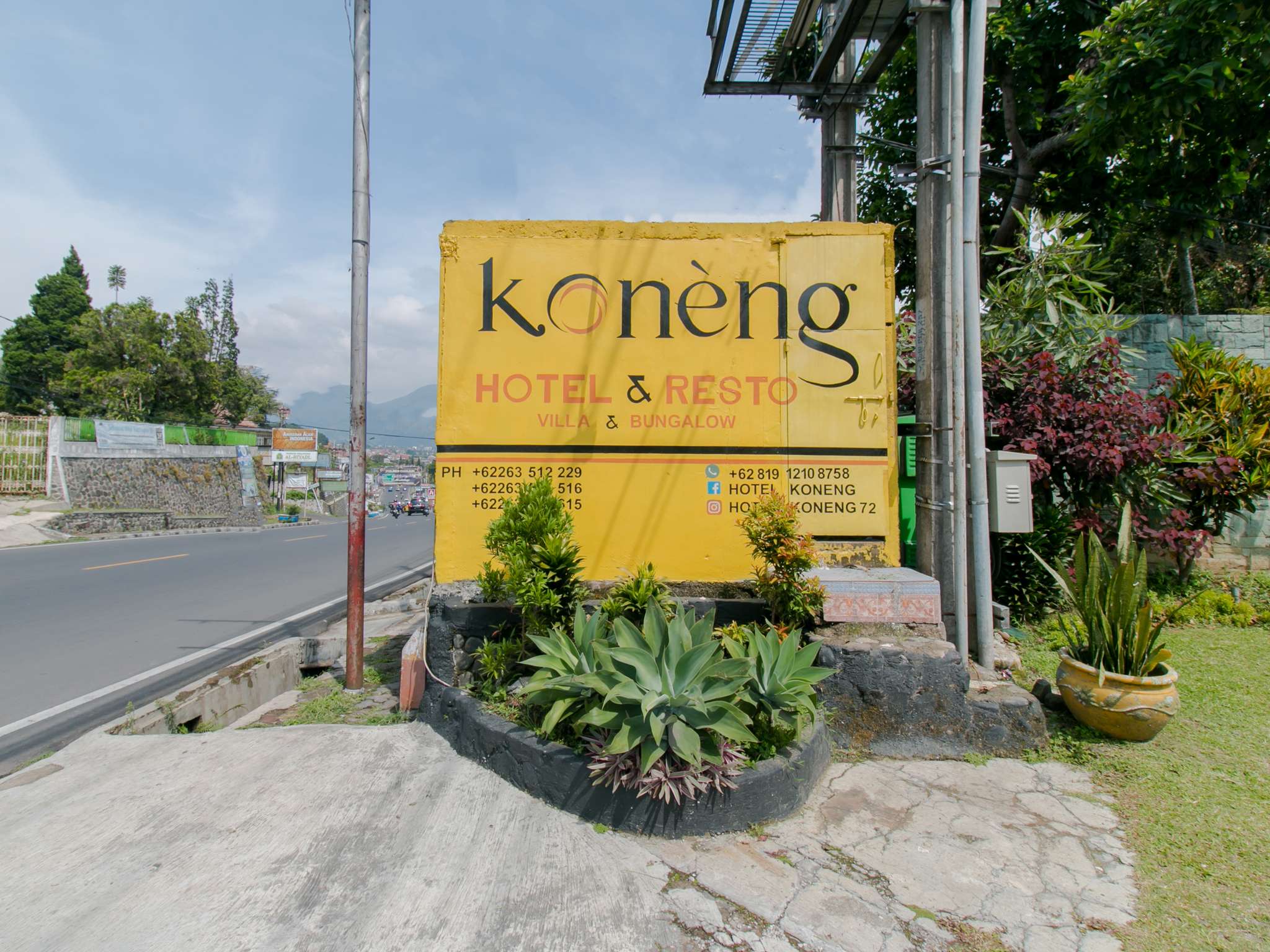 OYO 1996 Koneng Hotel, Puncak - Harga Terbaru dan Promo di 2023