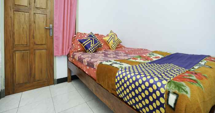 Bedroom SPOT ON 2126 Bromo Indah Homestay