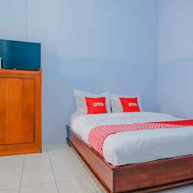 Omah Kost Family Syariah1 , 飯店Musholla Al Burhany Rejosari