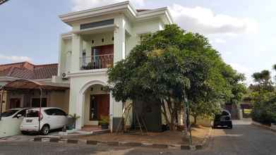 Exterior 4 Darmono Homestay Syariah