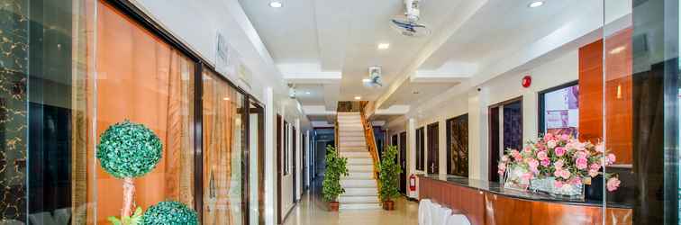 Lobby OYO 459 Offshore Hotel