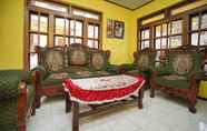 Common Space 2 OYO 1967 Canaya Homestay