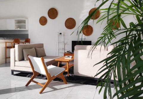 Common Space The Castor