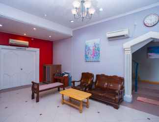 Lobi 2 OYO 89568 Mangrove Hotel