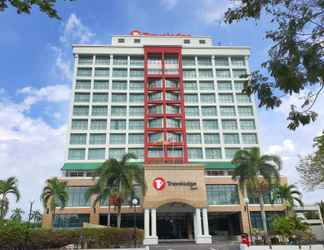 Bên ngoài 2 Travelodge Ipoh