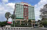 Bên ngoài 2 Travelodge Ipoh