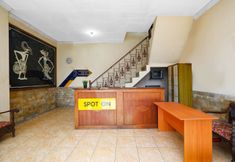 Lobby 6 SPOT ON 2011 Hotel Mekar Sari