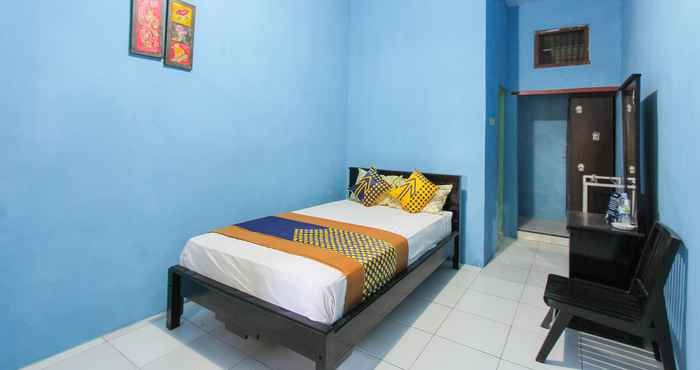 Bedroom SPOT ON 2042 Zam Zam Family Syariah