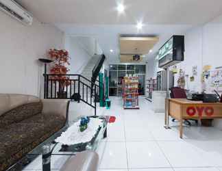 Lobby 2 OYO 2087 Jaya Homestay Makassar