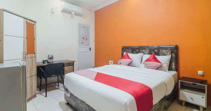 Kamar Tidur OYO 2010 Satria Guest House