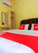 BEDROOM OYO 2049 Tassa Residence Syariah