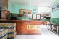 Lobby SPOT ON 2054 Arimbi 3 Near Santosa Hospital